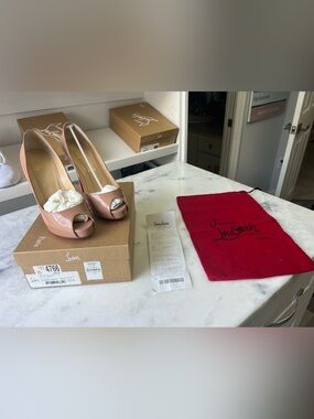Christian Louboutin Patent Nude Peep-Toe Platform Pumps Very Prive 39.5